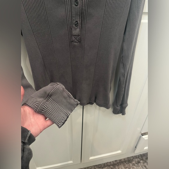 AERIE Grey Ribbed Thermal - Picture 3 of 5